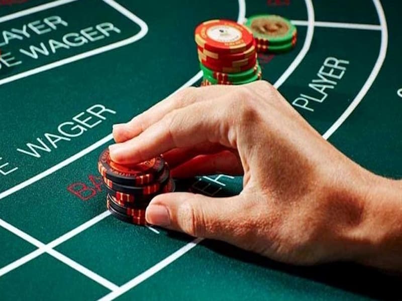 Baccarat là gì? Thủ thuật chơi game bài Baccarat bất bại trước mọi đối thủ